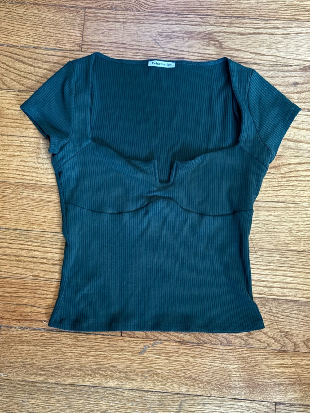 Reformation Nadine Dark Green Ribbed Notch-Front Short Sleeve Top Size M